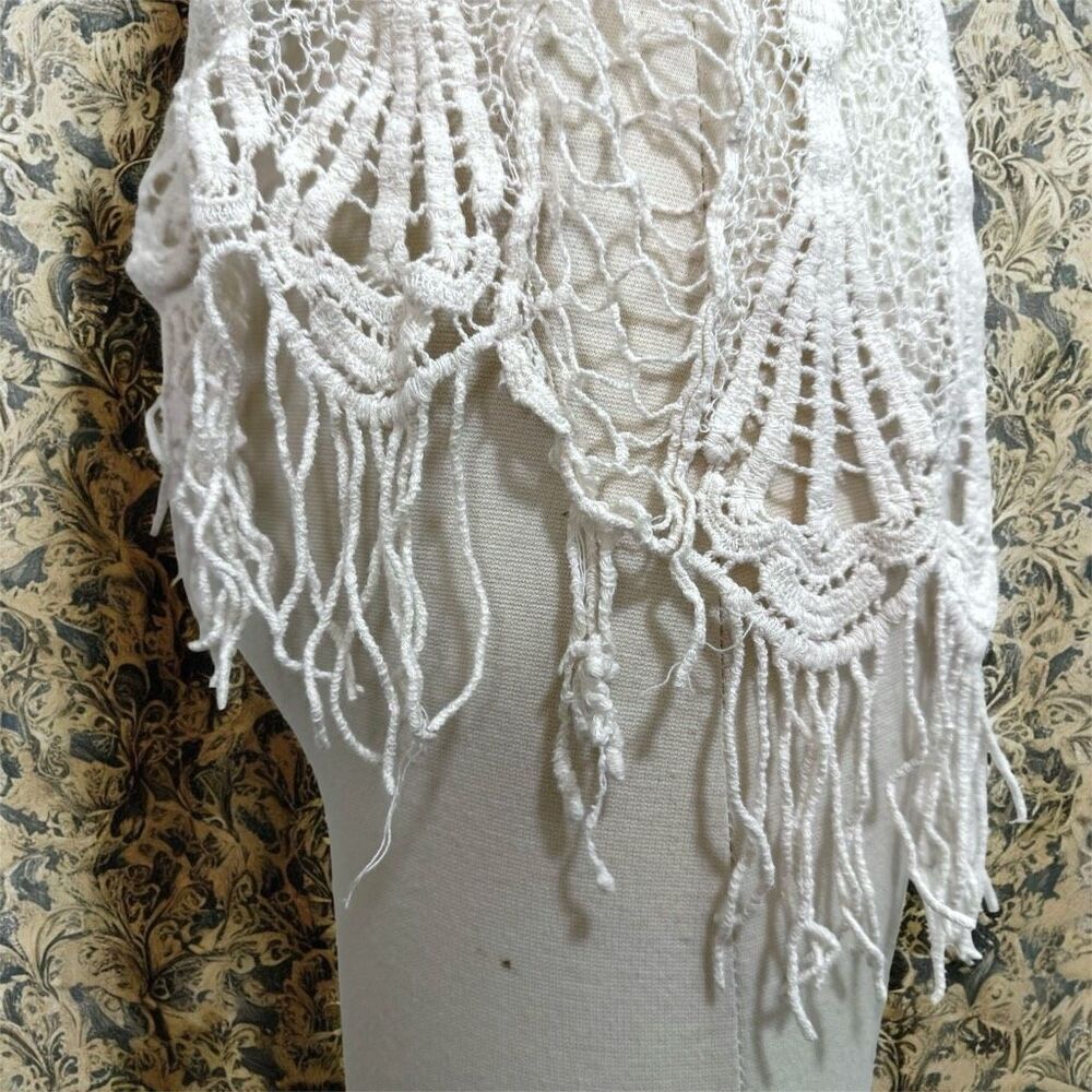 Vivid Imports Y2K Cream Crochet Woven Lace Top Shirt Small Knit - Picture 4 of 8